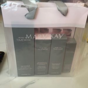 NEW Mary Kay time wise 3D normal to dry set